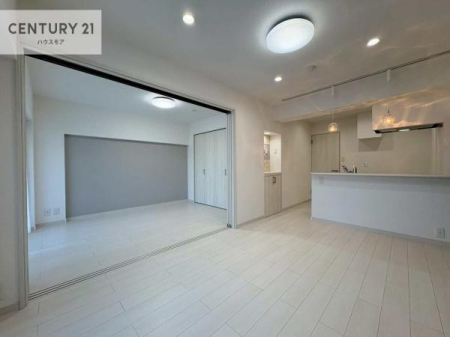 ���r���O�@�J�����̂���L�XLDK�I�\�t�@�[��_�C�j���O�e�[�u����u���Ă������ɂȂ�Ȃ��̂ŉ��K�ɉ߂����܂��I�R�~���j�P�[�V���������₷�����r���O�ł��I