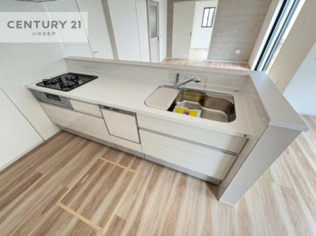 �L�b�`���@��l�C�̑Ζʎ��V�X�e���L�b�`�����̗p���Ă��܂��I���Ƒ��̃R�~���j�P�[�V���������R�Ƒ�����݌v�ł��B
���q�l�ɂ��ڂ��͂��̂Ŋ������ł��ˁB���[�͂�����܂��I