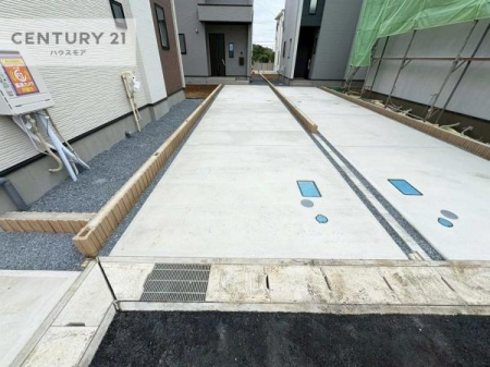 ���ԏ�@���ԃX�y�[�X��2�䕪����܂��I�Z�J���h�J�[�͂������A�o�C�N�⎩�]�ԂȂǂ��u���ꏊ�ɍ���܂���B