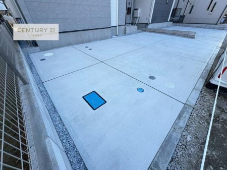 ���ԏ�@���ԃX�y�[�X��2�䕪����܂��I�Z�J���h�J�[�͂������A�o�C�N�⎩�]�ԂȂǂ��u���ꏊ�ɍ���܂���B
