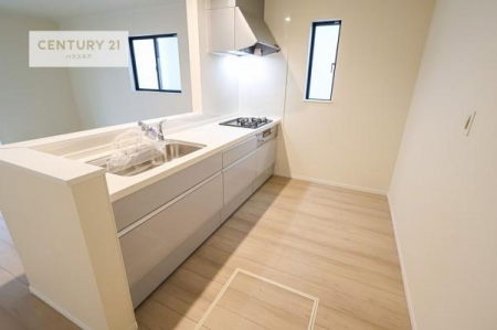 ���d�l�ʐ^(�L�b�`���j�@��Ƃ肠�钲���X�y�[�X�ō�Ƃ����₷�����K�ȃL�b�`���ł��I
���q�l�ƈꏏ�ɂ��َq������y���߂�L�X�X�y�[�X�ł��B���[���L�x�Ȃ̂ł�������Ƃ�����ԂŒ������ł������ł��ˁB�i���d�l�j