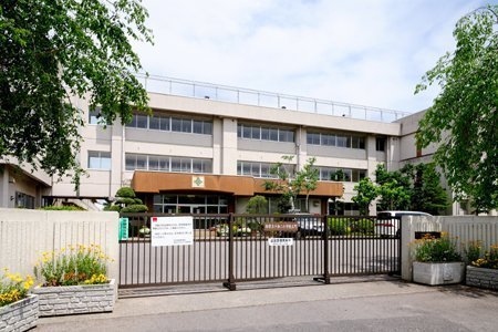 ���ӊ��@-