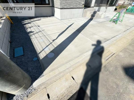 ���ԏ�@���ԃX�y�[�X��2�䕪����܂��I�Z�J���h�J�[�͂������A�o�C�N�⎩�]�ԂȂǂ��u���ꏊ�ɍ���܂���B