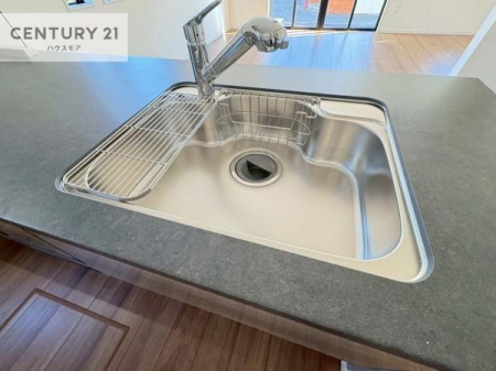 �L�b�`���@���C�h�ȃV���N�ł��ˁI�������˂ɂ������������₷���Ǝ����y�X�d�l�̃V�X�e���L�b�`���ł��I
�f�U�C�����Ƌ@�\�������˂��L�b�`���Ő�����������܂��ˁI