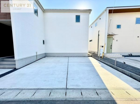 ���ԏ�@�y���n�̔���J�Ò��z
���ԃX�y�[�X��2�䕪����܂��I�Z�J���h�J�[�͂������A�o�C�N�⎩�]�ԂȂǂ��u���ꏊ�ɍ���܂���B