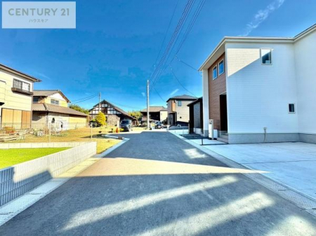 ���̑����n�@�y���n�̔���J�Ò��z
�O�ʓ��H5���I�z����ǍD�ȗ��n�ł��B
�Ԍɓ��ꂪ���ȕ������S�ł��ˁB