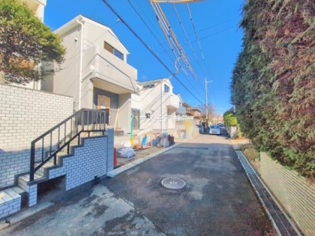 ���̑����n�@�O�ʓ��H��4.48���I�z����ǍD�ȗ��n�ł��B
�Ԍɓ��ꂪ���ȕ������S�ł��ˁB