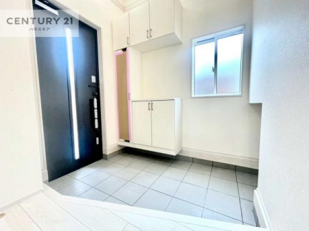 ���ց@�V���[�Y�{�b�N�X�t���Ȃ̂ŁA���ւ��Еt�����|�������₷���ł��I
�X�b�L���������ւŌ˂��J�����u�ԁA�������̂���S�n������Ԃ��o�}���Ă���܂��B
