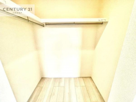 ���[�@�E�H�[�N�C���N���[�[�b�g�t���ł��B��������̂��m���Ȃǂ����[���Ă��������ł��ˁI���ɂ���@�������ȂǋG�ߕ��̑傫�ȉƓd�����[�ł��܂��B