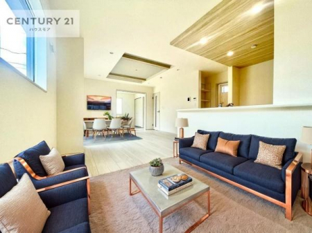 ���r���O�@�Ƌ��CG�p�[�X�ł��B�J�����̂���L�XLDK�I�\�t�@�[��_�C�j���O�e�[�u����u���Ă������ɂȂ�Ȃ��̂ŉ��K�ɉ߂����܂��I
�R�~���j�P�[�V���������₷�����r���O�ł��I