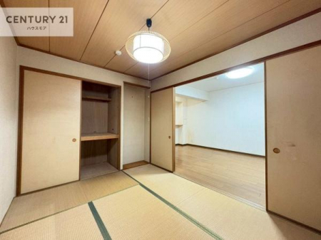 �q�������@�^�^�~�̍��肪���炬��^����A�����b�N�X��ԁB�����傫���J�����̂���a���ƂȂ��Ă���܂��B���{�l�̐S������u�a�v�̋�ԁB