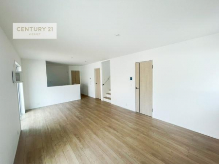 ���r���O�@��؂ȉƑ����W�܂邩�炱��LDK�ɂ͂�����肽���B
�q�����������C�ɏ΂��Ȃ��瑖�����Ă���p�����������u�L���Ƃɂ��ėǂ������v�Ǝv���u�Ԃł��B�y���n�̔���J�Ò��z