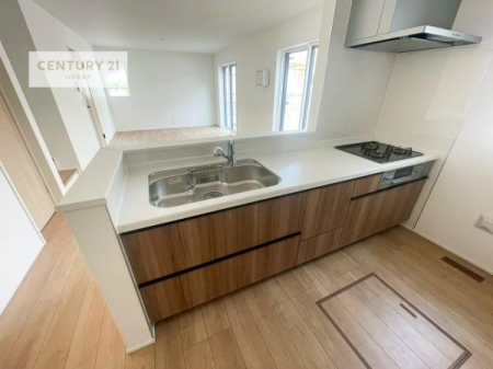 �L�b�`���@��Ƃ肠�钲���X�y�[�X�ō�Ƃ����₷�����K�ȃL�b�`���ł��I
���q�l�ƈꏏ�ɂ��َq������y���߂�L�X�X�y�[�X�ł��B�y�����������ԂɂȂ肻���ł��ˁI�y���n�̔���J�Ò��z