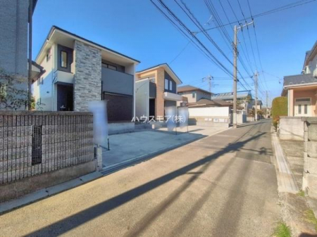 ���̑����n�@�O�ʓ��H��4���I�z����ǍD�ȗ��n�ł��B
�Ԍɓ��ꂪ���ȕ������S�ł��ˁB