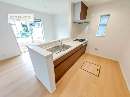 �L�b�`���@��l�C�̑Ζʎ��V�X�e���L�b�`�����̗p���Ă��܂��I���Ƒ��̃R�~���j�P�[�V���������R�Ƒ�����݌v�ł��B
���q�l�ɂ��ڂ��͂��̂Ŋ������ł��ˁB�L�X�g���ĉ��K�ɍ�Ƃ��i�݂܂��B