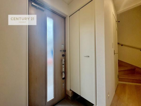 ���ց@�V���[�Y�{�b�N�X�t���Ȃ̂ŁA���ւ��Еt�����|�������₷���ł��I
�X�b�L���������ւŌ˂��J�����u�ԁA�������̂���S�n������Ԃ��o�}���Ă���܂��B
