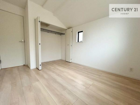 �m���@���[�X�y�[�X�����Ă��܂��I�������X�b�L�����ڂ��鎖���ł��܂��ˁB
�Ƌ��I�΂Ȃ��V���v���ȃf�U�C���ׁ̈A�Ƌ��I�΂����C�ɓ���̋�ԍ�肪�ł������ł��ˁB