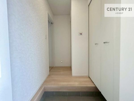 ���ց@�V���[�Y�{�b�N�X�t���Ȃ̂ŁA���ւ��Еt�����|�������₷���ł��I
�X�b�L���������ւŌ˂��J�����u�ԁA�������̂���S�n������Ԃ��o�}���Ă���܂��B
