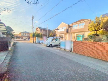 ���̑����n�@�O�ʓ��H��6���I�z����ǍD�ȗ��n�ł��B
�Ԍɓ��ꂪ���ȕ������S�ł��ˁB