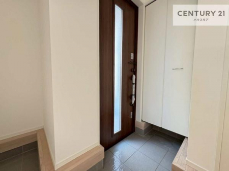 ���ց@�V���[�Y�{�b�N�X�t���Ȃ̂ŁA���ւ��Еt�����|�������₷���ł��I
�X�b�L���������ւŌ˂��J�����u�ԁA�������̂���S�n������Ԃ��o�}���Ă���܂��B
