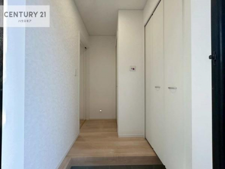 ���ց@�V���[�Y�{�b�N�X�t���Ȃ̂ŁA���ւ��Еt�����|�������₷���ł��I
�X�b�L���������ւŌ˂��J�����u�ԁA�������̂���S�n������Ԃ��o�}���Ă���܂��B
