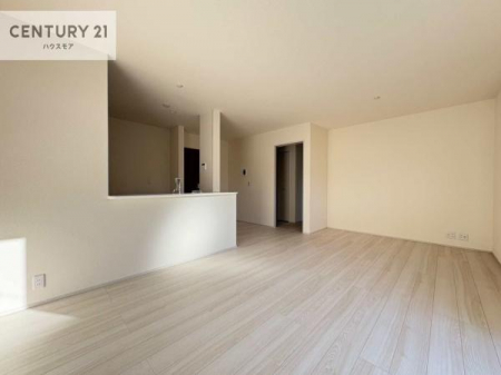 ���r���O�@�S�n�ǂ����r���O�͉Ƒ������R�ƏW�܂�܂��B�Ƒ��c�R�̎��Ԃ����������ł��B���Ƒ��ƁA����w�[���������Ԃ��߂��������ł��ˁB