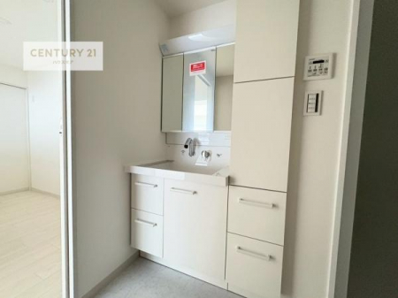 ���ʑ�E���ʏ��@�O�ʋ��d�l�̐��ʏ��́A�g�����Ȃ݂����₷������I���͎��[�ɂȂ��Ă��܂��B�h���C���[�₨���ϓ����Еt������̂Ő��ʑ������X�b�L���ƌ����邱�Ƃ��o���܂��I