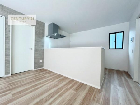 ���r���O�@���r���O�S�̂����n����ΖʃL�b�`���Ȃ̂ŁA���q�l�̗l�q�������Ȃ����Ƃ��ł���q��Ă����₷�����S�ȊԎ�ł��I