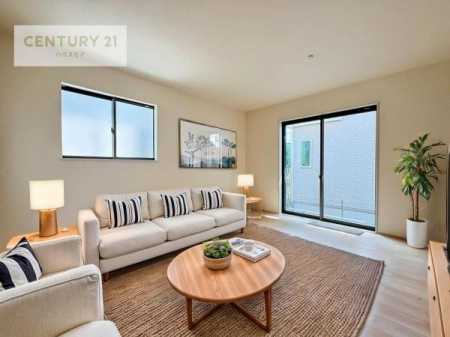 ���r���O�@�Ƌ��CG�p�[�X�ł��B�J�����̂���L�XLDK�I�\�t�@�[��_�C�j���O�e�[�u����u���Ă������ɂȂ�Ȃ��̂ŉ��K�ɉ߂����܂��I
�R�~���j�P�[�V���������₷�����r���O�ł��I