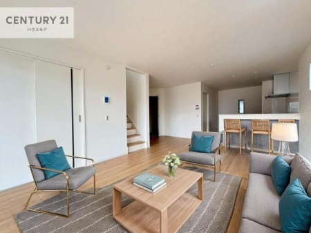 ���r���O�@�Ƌ��CG�p�[�X�ł��B�S�n�ǂ����r���O�͉Ƒ������R�ƏW�܂�܂��B�Ƒ��c�R�̎��Ԃ����������ł��B���Ƒ��ƁA����w�[���������Ԃ��߂��������ł��ˁB