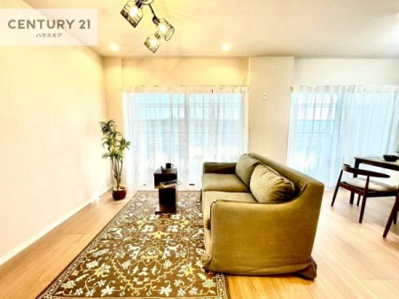 ���r���O�@�D�����z���܂肪���r���O����ł���ċ��S�n�̗ǂ���Ԃ����o���Ă���܂��I
���났�̎��Ԃ��߂����܂��I