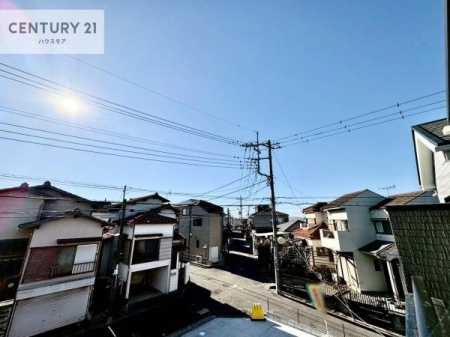 �Z�˂���̒��]�ʐ^�@���E���Ղ錚�������Ȃ��A�o���R�j�[����͖��邢�z���ƐS�n�悢�����������܂��B