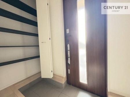 ���ց@�V���[�Y�{�b�N�X�t���Ȃ̂ŁA���ւ��Еt�����|�������₷���ł��I
�X�b�L���������ւŌ˂��J�����u�ԁA�������̂���S�n������Ԃ��o�}���Ă���܂��B
