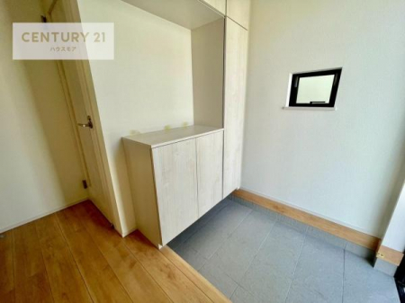 ���ց@�V���[�Y�{�b�N�X�t���Ȃ̂ŁA���ւ��Еt�����|�������₷���ł��I
�X�b�L���������ւŌ˂��J�����u�ԁA�������̂���S�n������Ԃ��o�}���Ă���܂��B
