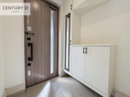 ���ց@�~���[�t���V���[�Y�{�b�N�X�t���Ȃ̂ŁA���ւ��Еt�����|�������₷���ł��I
�X�b�L���������ւŌ˂��J�����u�ԁA�������̂���S�n������Ԃ��o�}���Ă���܂��B