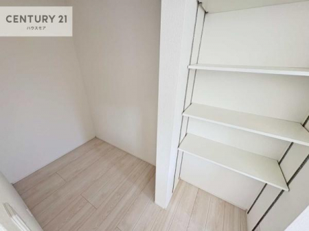 ���[�@�p���g���[�t���I���Ă�������A�H�ނ̃X�g�b�N���X�b�L�����ڂ��邱�Ƃ��ł��܂��I
���񌻒n�ł��m���߂��������B