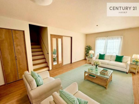 ���r���O�@�Ƌ��CG�p�[�X�ł��B��؂ȉƑ����W�܂邩�炱��LDK�ɂ͂�����肽���B
�q�����������C�ɏ΂��Ȃ��瑖�����Ă���p�����������u�L���Ƃɂ��ėǂ������v�Ǝv���u�Ԃł��B