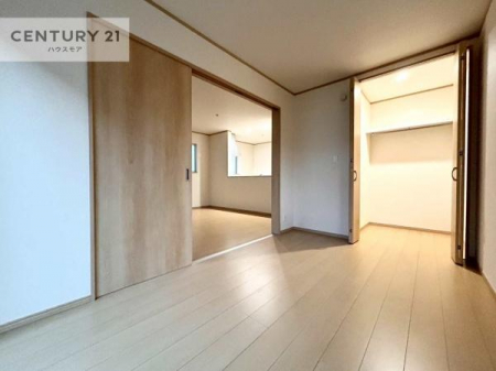 ���r���O�ȊO�̋����@���r���O�Ɨאڂ����m���ł��I�Ǝ��̋x�e�X�y�[�X��L�b�Y�X�y�[�X�Ƃ��Ċ��p����̂��悳�����ł��ˁI
���[���t���Ă��܂��I
