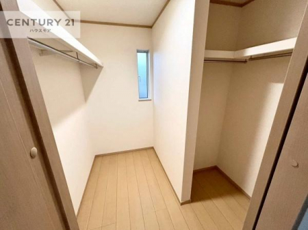 ���[�@�E�H�[�N�C���N���[�[�b�g�t���ł��B��������̂��m���Ȃǂ����[���Ă��������ł��ˁI���ɂ���@�������ȂǋG�ߕ��̑傫�ȉƓd�����[�ł��܂��B