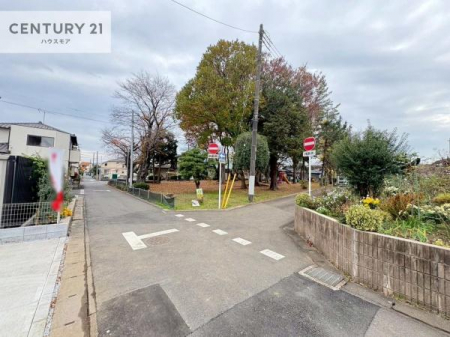 ���̑����n�@�O�ʓ��H��4���I�z����ǍD�ȗ��n�ł��B
�Ԍɓ��ꂪ���ȕ������S�ł��ˁB