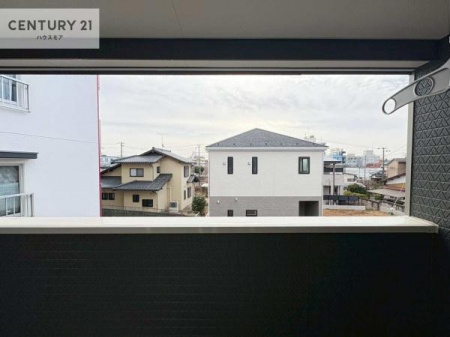 �Z�˂���̒��]�ʐ^�@�L�X�o���R�j�[���番���n�̗������������]���L����܂��I