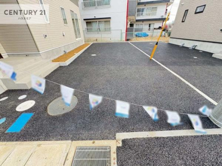 ���ԏ�@���ԃX�y�[�X��2�䕪����܂��I�Z�J���h�J�[�͂������A�o�C�N�⎩�]�ԂȂǂ��u���ꏊ�ɍ���܂���B