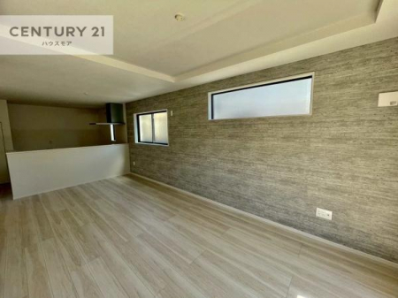 ���r���O�@�S�n�ǂ����r���O�͉Ƒ������R�ƏW�܂�܂��B�Ƒ��c�R�̎��Ԃ����������ł��B���Ƒ��ƁA����w�[���������Ԃ��߂��������ł��ˁB���邭�J���I�ȋ�Ԃł��B