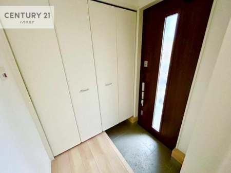 ���ց@�V���[�Y�{�b�N�X�t���Ȃ̂ŁA���ւ��Еt�����|�������₷���ł��I
�X�b�L���������ւŌ˂��J�����u�ԁA�������̂���S�n������Ԃ��o�}���Ă���܂��B