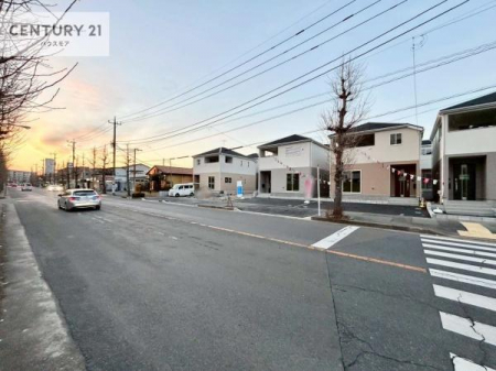 ���̑����n�@�O�ʓ��H��18���I�z����ǍD�ȗ��n�ł��B
�Ԍɓ��ꂪ���ȕ������S�ł��ˁB