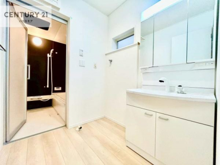 ���ʑ�E���ʏ��@�O�ʋ��d�l�̐��ʏ��́A�g�����Ȃ݂����₷������I���͎��[�ɂȂ��Ă��܂��B�h���C���[�₨���ϓ����Еt������̂Ő��ʑ������X�b�L���ƌ����邱�Ƃ��o���܂��I