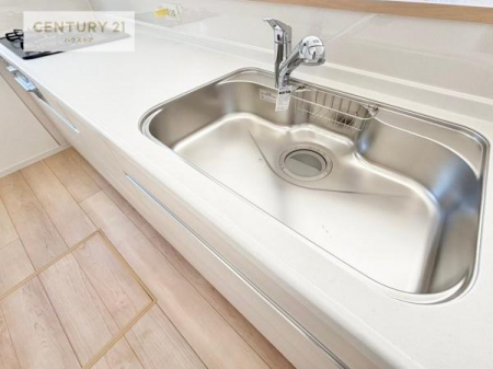 ���d�l�ʐ^(�L�b�`���j�@���C�h�ȃV���N�ł��ˁI�������˂ɂ������������₷���Ǝ����y�X�d�l�̃V�X�e���L�b�`���ł��I
�f�U�C�����Ƌ@�\�������˂��L�b�`���Ő�����������܂��ˁI�i���d�l�j