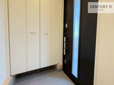 ���ց@�V���[�Y�{�b�N�X�t���Ȃ̂ŁA���ւ��Еt�����|�������₷���ł��I
�X�b�L���������ւŌ˂��J�����u�ԁA�������̂���S�n������Ԃ��o�}���Ă���܂��B