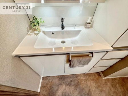 ���ʑ�E���ʏ��@�[�����ʑ�{�E���́A�������˂ɂ����̂ł�����ꂪ�y�X�I���������ۂĂ܂��I
�L���C�Ȑ��ʏ��Ŏ��������̃��`�x�[�V�������オ��܂��ˁI