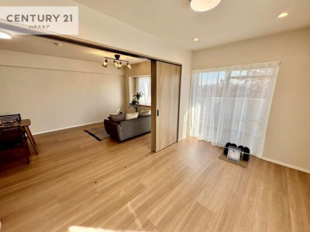 �Q���@�o���R�j�[�ɖʂ��Ă���m���ł��B���邭�����肪����A���C����������ł��܂��I���N���āA�O�ɏo�Ĕw�L�т����[�ċz�����ǂ������}������邱�Ƃ��ł��܂��B